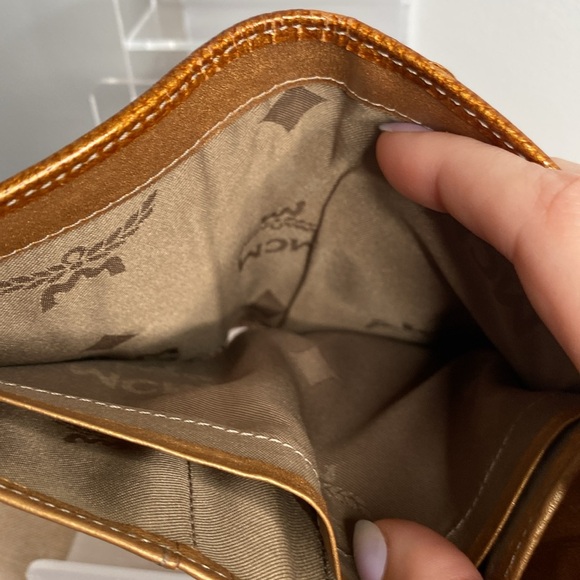 AUTHENTIC MCM TRI-FOLD WALLET - Picture 7 of 10